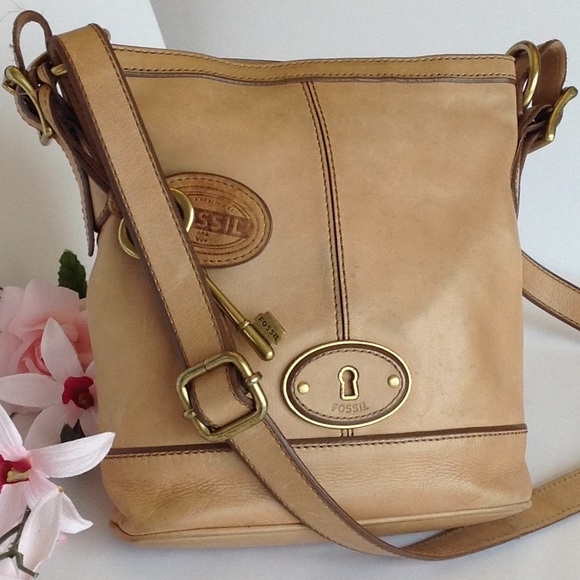 🍃🌹Authentic 'Fossil' Soft Leather Cross Body Bag - Picture 3 of 8